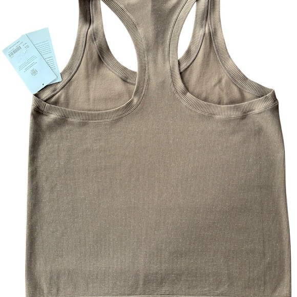 Athleta cropped exercise top. Size NWT - Picture 3 of 3